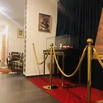 La Via ***